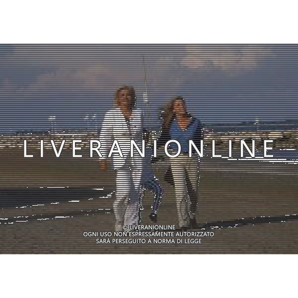 DIAP-Mara Venier, pseudonimo di Mara Povoleri, attrice e conduttrice televisiva italiana. - Retrospettiva nella foto con la sorella Roberta e la nipote nel 1995 a Venezia © Archivio / AGENZIA ALDO LIVERANI SAS