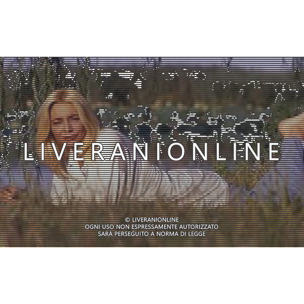 DIAP-RETROSPETTIVA MARA VENIER ATTIRCE E PRESENTATRICE TELEVISIVA NELLA FOTO MARA VENIER SUL SET DEL FILM “IL GOAL DEL MARTN PESCATORE “ AG ALDO LIVERANI SAS