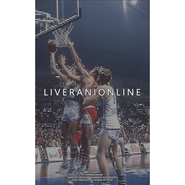 DIAP-RETROSPETTIVA JOHN GIANELLI BASKET NELLA FOTO JOHN GIANELLI CON LA MAGLIA DELLA BILLY MILANO BASKET AG ALDO LIVERANI SAS