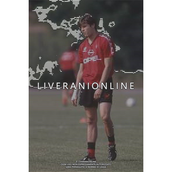 DIAP- RETROSPETTIVA CARLO CUDICINI CALCIATORE DI RUOLO PORTIERE NELLA FOTO CARLO CUDICINI CON LA MAGLIA DEL MILAN CALCIO NELL\'ANNO 1992-1993 DURANTE L’ALLENAMENTO AG ALDO LIVERANI SAS