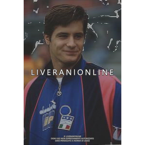 DIAP- RETROSPETTIVA CARLO CUDICINI CALCIATORE DI RUOLO PORTIERE NELLA FOTO CARLO CUDICINI CON LA MAGLIA DELLA NAZIONALE ITALIANA UNDER 21 NELL\'ANNO 1992-1993 AG ALDO LIVERANI SAS