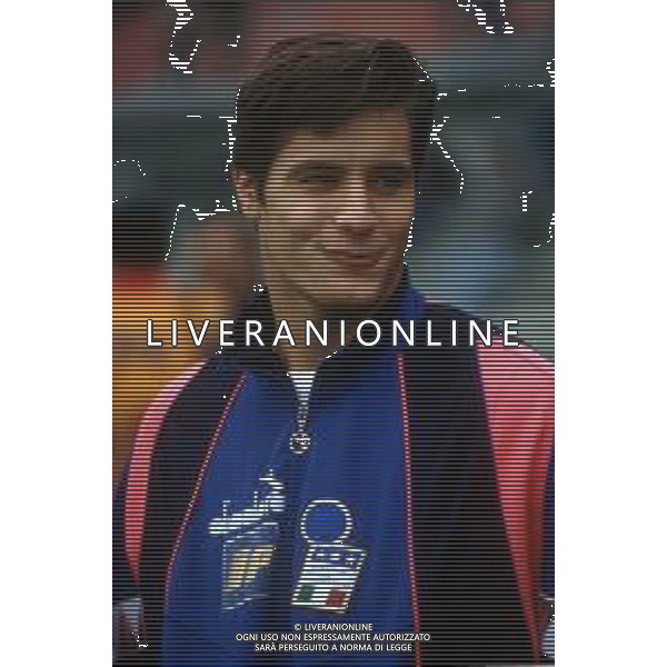 DIAP- RETROSPETTIVA CARLO CUDICINI CALCIATORE DI RUOLO PORTIERE NELLA FOTO CARLO CUDICINI CON LA MAGLIA DELLA NAZIONALE ITALIANA UNDER 21 NELL\'ANNO 1992-1993 AG ALDO LIVERANI SAS
