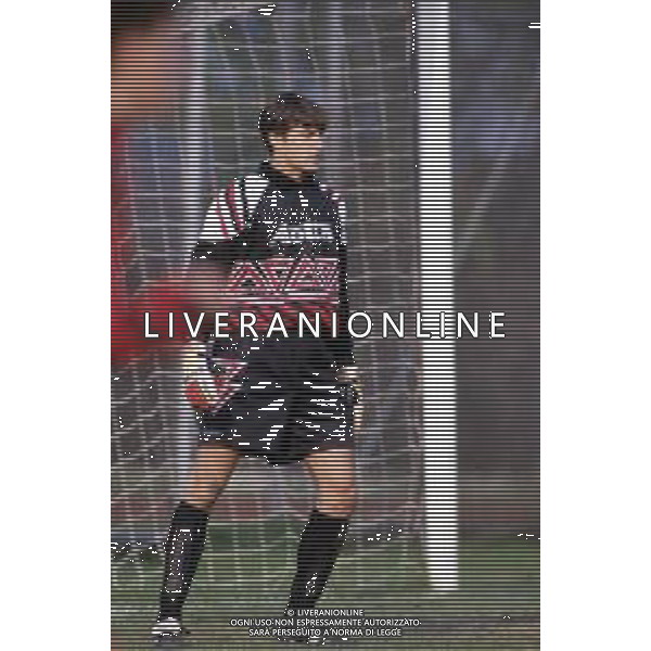 DIAP- RETROSPETTIVA CARLO CUDICINI CALCIATORE DI RUOLO PORTIERE NELLA FOTO CARLO CUDICINI CON LA MAGLIA DEL MILAN CALCIO NELL\'ANNO 1992-1993 DURANTE L’ALLENAMENTO AG ALDO LIVERANI SAS