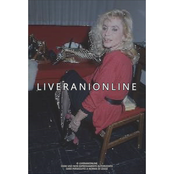 DIAP-RETROSPETTIVA MARIA GIOVANNA ELMI PRESENTATRICE TELEVISIVA NELLA FOTO MARIA GIOVANNA ELMI A ROMA NELL\'ANNO 1987  FOTO EDGARDO DELLA SCORCIOSA-AG ALDO LIVERANI SAS
