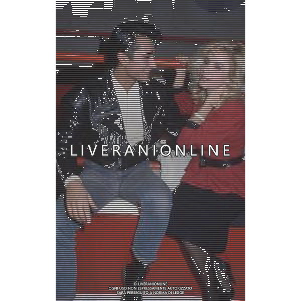 DIAP-RETROSPETTIVA MARIA GIOVANNA ELMI PRESENTATRICE TELEVISIVA NELLA FOTO MARIA GIOVANNA ELMI A ROMA NELL\'ANNO 1987 CON SCIALPI FOTO EDGARDO DELLA SCORCIOSA-AG ALDO LIVERANI SAS