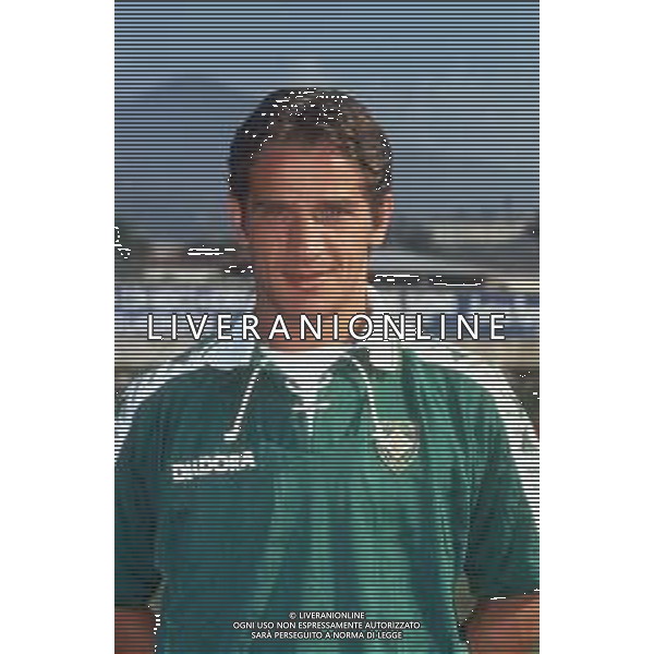 DIAP-RETROSPETTIVA PASQUALE LUISO CALCIATORE NELLA FOTO PASQUALE LUISO CON LA MAGLIA DELL\'AVELLINO CALCIO AG ALDO LIVERANI SAS