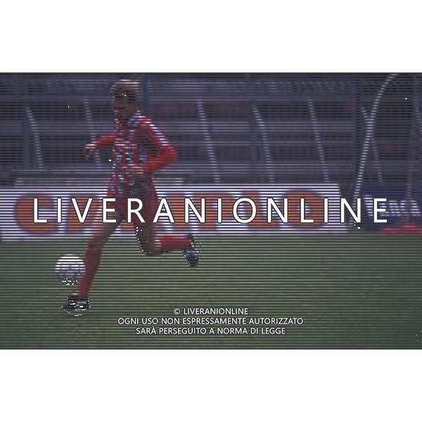DIAP-RETROSPETTIVA MAURO BONOMI CALCIATORE NELLA FOTO MAURO BONOMI CON LA MAGLIA DELLA CREMONESE CALCIO AG ALDO LIVERANI SAS