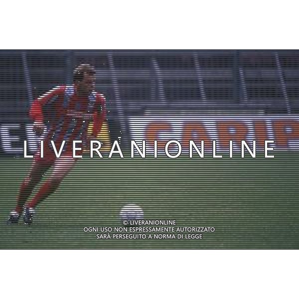 DIAP-RETROSPETTIVA MAURO BONOMI CALCIATORE NELLA FOTO MAURO BONOMI CON LA MAGLIA DELLA CREMONESE CALCIO AG ALDO LIVERANI SAS