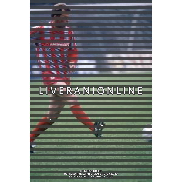 DIAP-RETROSPETTIVA MAURO BONOMI CALCIATORE NELLA FOTO MAURO BONOMI CON LA MAGLIA DELLA CREMONESE CALCIO AG ALDO LIVERANI SAS