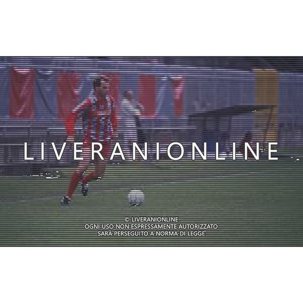 DIAP-RETROSPETTIVA MAURO BONOMI CALCIATORE NELLA FOTO MAURO BONOMI CON LA MAGLIA DELLA CREMONESE CALCIO AG ALDO LIVERANI SAS