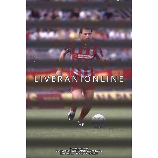 DIAP-RETROSPETTIVA MAURO BONOMI CALCIATORE NELLA FOTO MAURO BONOMI CON LA MAGLIA DELLA CREMONESE CALCIO AG ALDO LIVERANI SAS