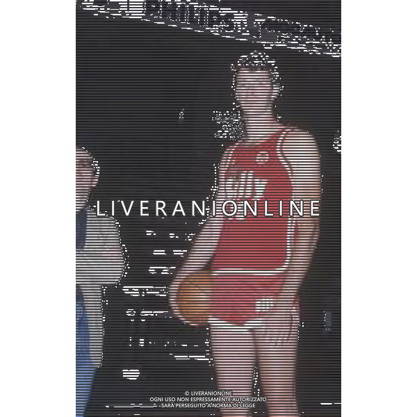DIAP-RETROSPETTIVA JOHN GIANELLI BASKET NELLA FOTO JOHN GIANELLI CON LA MAGLIA DELLA BILLY MILANO BASKET NELL\'ANNO 1980 AG ALDO LIVERANI SAS