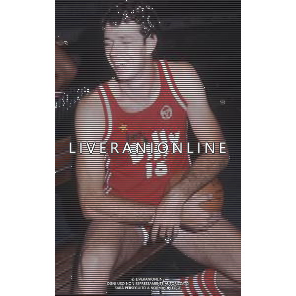 DIAP-RETROSPETTIVA JOHN GIANELLI BASKET NELLA FOTO JOHN GIANELLI CON LA MAGLIA DELLA BILLY MILANO BASKET NELL\'ANNO 1980 AG ALDO LIVERANI SAS
