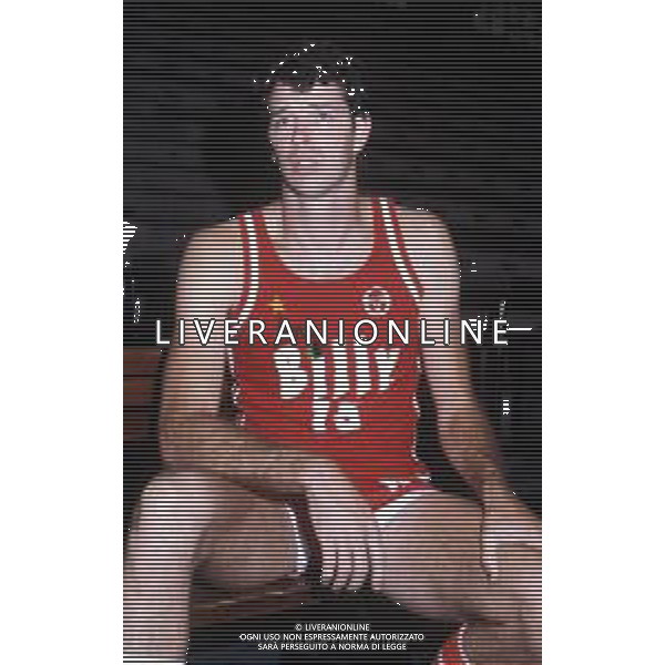 DIAP-RETROSPETTIVA JOHN GIANELLI BASKET NELLA FOTO JOHN GIANELLI CON LA MAGLIA DELLA BILLY MILANO BASKET NELL\'ANNO 1980 AG ALDO LIVERANI SAS
