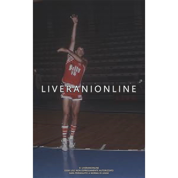 DIAP-RETROSPETTIVA JOHN GIANELLI BASKET NELLA FOTO JOHN GIANELLI CON LA MAGLIA DELLA BILLY MILANO BASKET NELL\'ANNO 1980 AG ALDO LIVERANI SAS