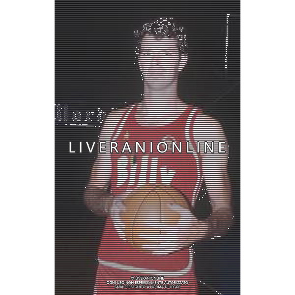 DIAP-RETROSPETTIVA JOHN GIANELLI BASKET NELLA FOTO JOHN GIANELLI CON LA MAGLIA DELLA BILLY MILANO BASKET NELL\'ANNO 1980 AG ALDO LIVERANI SAS