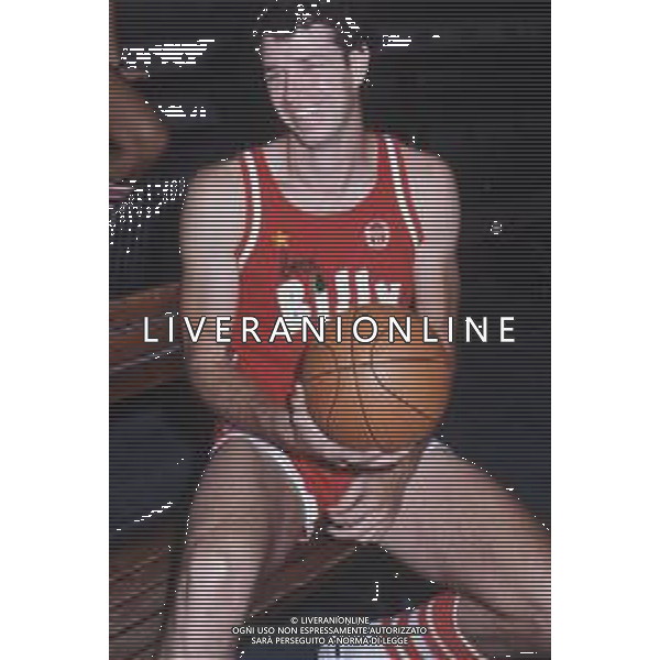 DIAP-RETROSPETTIVA JOHN GIANELLI BASKET NELLA FOTO JOHN GIANELLI CON LA MAGLIA DELLA BILLY MILANO BASKET NELL\'ANNO 1980 AG ALDO LIVERANI SAS