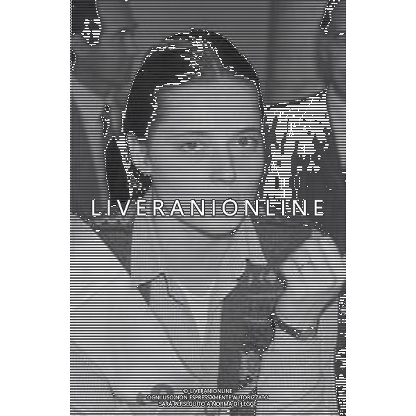 NEG-RETROSPETTIVA ISABELLA ROSSELLINI ATTRICE NELLA FOTO ISABELLA ROSSELLINI A MILANO MADRINA DELLA GARA PODISTICA “STRAMILANO “NELL\'ANNO 1981 AG ALDO LIVERANI SAS 