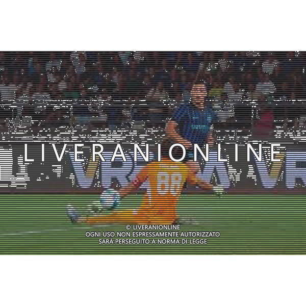 TVEM August 16, 2025 Bari, Italy - FC Inter vs Olympiacos FC - friendly match - San Nicola Stadium. In the pic: Lautaro Martínez of FC Inter in action against TZOLAKIS KOSTANTINOS of Olympiakos FC ©TVEM Emmanuele Mastrodonato - AGENZIA ALDO LIVERANI SAS