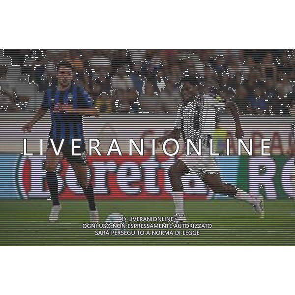Atalanta vs Juventus nella foto Jonathan David (Juventus) e sulla SX Berat Djimsiti (Atalanta) Bergamo 16-08-2025 Stadio di Bergamo Atalanta vs Juventus - amichevole precampionato foto Roberto Garavaglia/Agenzia Aldo Liverani sas- AGENZIA ALDO LIVERANI SAS