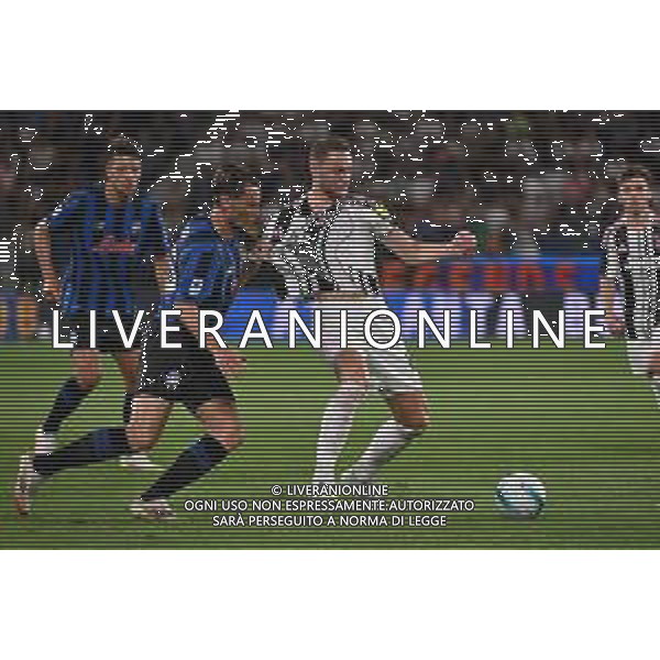 Atalanta vs Juventus nella foto Marten de Roon (Atalanta) e Teun Koopmeiners (Juventus) Bergamo 16-08-2025 Stadio di Bergamo Atalanta vs Juventus - amichevole precampionato foto Roberto Garavaglia/Agenzia Aldo Liverani sas- AGENZIA ALDO LIVERANI SAS