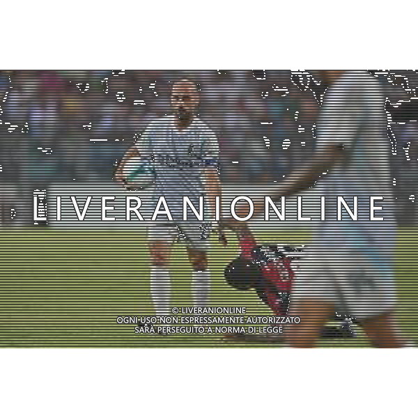 16-8-2025. Cagliari calcio-Virtus Entella. 1° turno coppa Italia 2025/2026, stadio Unipol Domus Cagliari. Foto Salvatore Moi/Agenzia Aldo Liverani s.as. Nella foto: Luca Parodi Entella, Michael Folorunsho Cagliari ©MOI SALVATORE - AGENZIA ALDO LIVERANI SAS