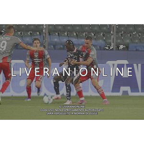 Emmanuel Gyasi of Palermo FC battle for the ball with Filippo Terracciano of US Cremonese during US Cremonese vs Palermo FC, 32° leg of Coppa Italia Frecciarossa 2025-26 game at Giovanni Zini stadium in Cremona (CR), Italy, on Agust 16, 2025. (Photo by Davide Casentini)- AGENZIA ALDO LIVERANI SAS
