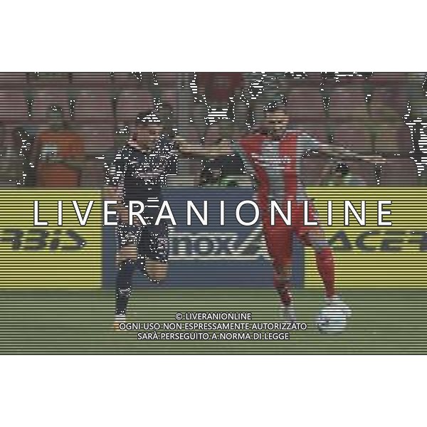 Jeremy Le Douaron of Palermo FC competes for the ball with Giuseppe Pezzella of US Cremonese during US Cremonese vs Palermo FC, 32° leg of Coppa Italia Frecciarossa 2025-26 game at Giovanni Zini stadium in Cremona (CR), Italy, on Agust 16, 2025. (Photo by Davide Casentini)- AGENZIA ALDO LIVERANI SAS