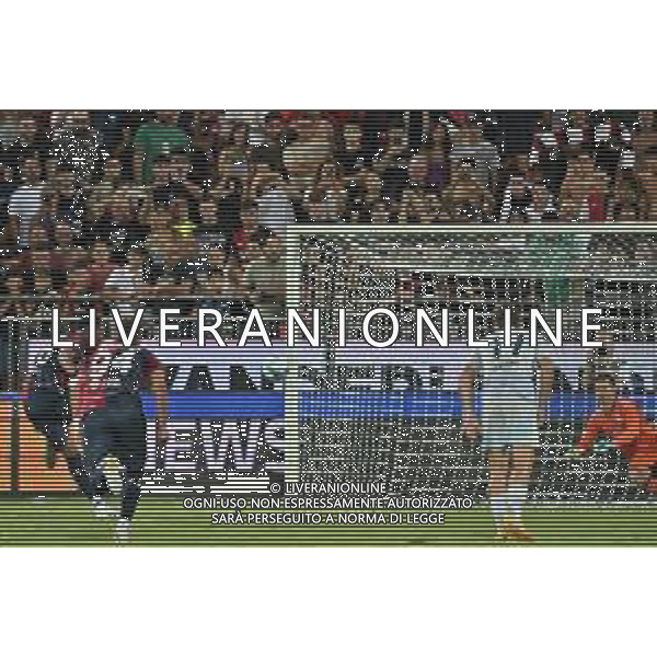 16-8-2025. Cagliari calcio-Virtus Entella. 1° turno coppa Italia 2025/2026, stadio Unipol Domus Cagliari. Foto Salvatore Moi/Agenzia Aldo Liverani s.as. Nella foto: rigore sbagliato da Yerry Mina Adam Obert Cagliari ©MOI SALVATORE - AGENZIA ALDO LIVERANI SAS