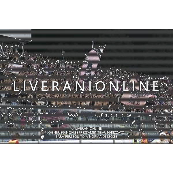 Palermo fans show their support during US Cremonese vs Palermo FC, 32° leg of Coppa Italia Frecciarossa 2025-26 game at Giovanni Zini stadium in Cremona (CR), Italy, on Agust 16, 2025. (Photo by Davide Casentini)- AGENZIA ALDO LIVERANI SAS