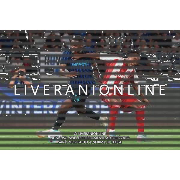 TVEM August 16, 2025 Bari, Italy - FC Inter vs Olympiacos FC - friendly match - San Nicola Stadium. In the pic: Ange-Yoan Bonny of FC Inter in action against Bruno Onyemaechi of Olympiakos FC FOTO EMMANUELE MASTRODONATO-AG ALDO LIVERANI SAS