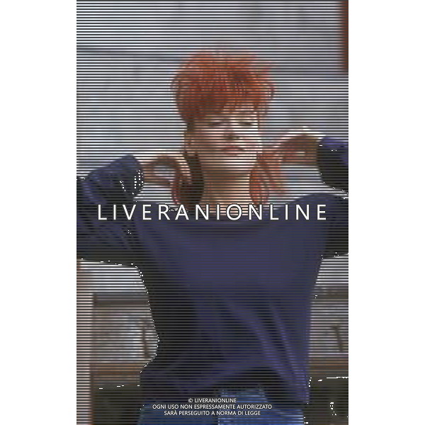 DIAP-RETROSPETTIVA DONATELLA RETTORE CANTANTE NELLA FOTO DONATELLA RETTORE A SAINT VINCENT NELL\'ANNO 1987 AG ALDO LIVERANI SAS