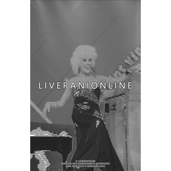 NEG-RETROSPETTIVA DONATELLA RETTORE CANTANTE NELLA FOTO DONATELLA RETTORE A SAINT VINCENT ESTATE NELL\'ANNO 1985 AG ALDO LIVERANI SAS