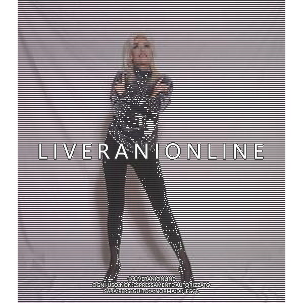 COL-RETROSPETTIVA DONATELLA RETTORE CANTANTE NELLA FOTO DONATELLA RETTORE NELL\'ANNO 1991 AG THEMA-AG ALDO LIVERANI SAS