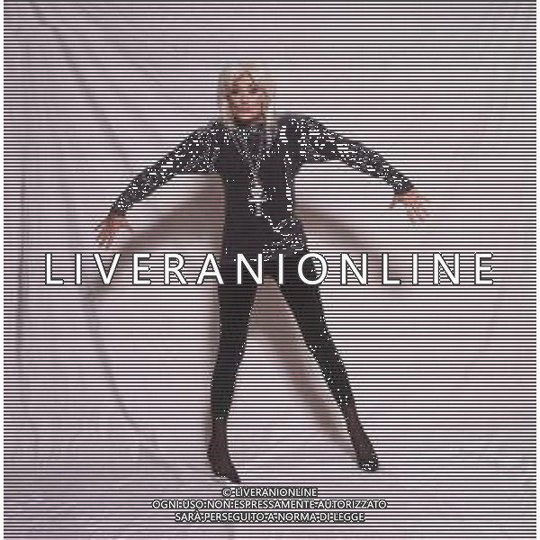 COL-RETROSPETTIVA DONATELLA RETTORE CANTANTE NELLA FOTO DONATELLA RETTORE NELL\'ANNO 1991 AG THEMA-AG ALDO LIVERANI SAS