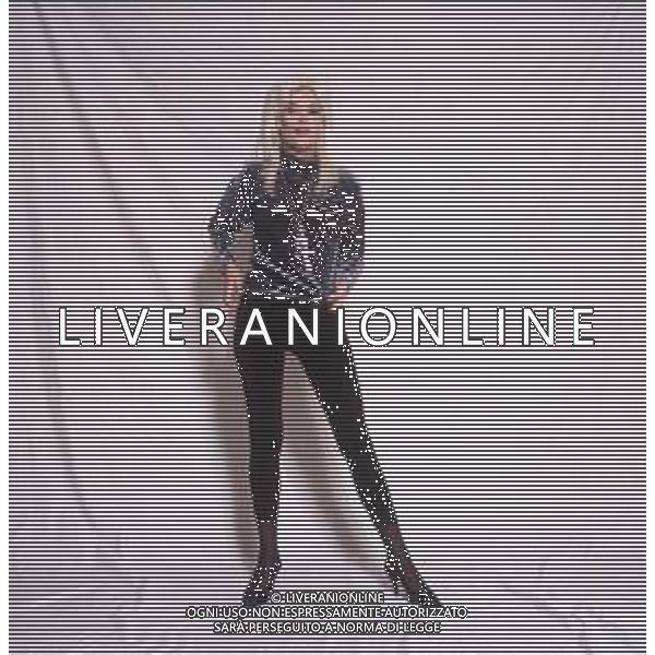 COL-RETROSPETTIVA DONATELLA RETTORE CANTANTE NELLA FOTO DONATELLA RETTORE NELL\'ANNO 1991 AG THEMA-AG ALDO LIVERANI SAS