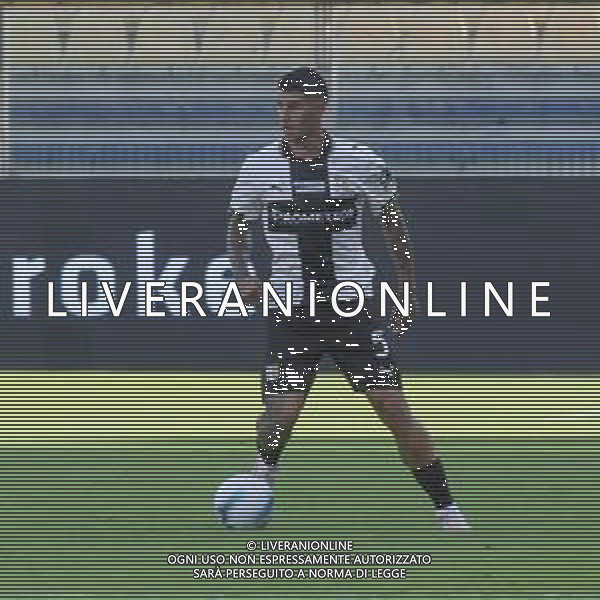 Lautaro Rodrigo Valenti of Parma AC play the ball during Parma Calcio vs Pescare Calcio, 32° leg of Coppa Italia Frecciarossa 2025-26 game at Ennio Tardini stadium in Parma (PR), Italy, on Agust 17, 2025. (Photo by Davide Casentini) FOTO DAVIDE CASENTINI-AG ALDO LIVERANI SAS