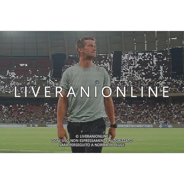 TVEM August 16, 2025 Bari, Italy - FC Inter vs Olympiacos FC - friendly match - San Nicola Stadium. In the pic: coach Cristian Chivu of FC Inter FOTO EMMANUELE MASTRODONATO-AG ALDO LIVERANI SAS