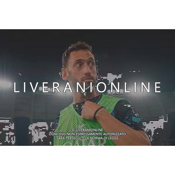 TVEM August 16, 2025 Bari, Italy - FC Inter vs Olympiacos FC - friendly match - San Nicola Stadium. In the pic: Hakan Calhanoglu of FC Inter FOTO EMMANUELE MASTRODONATO-AG ALDO LIVERANI SAS