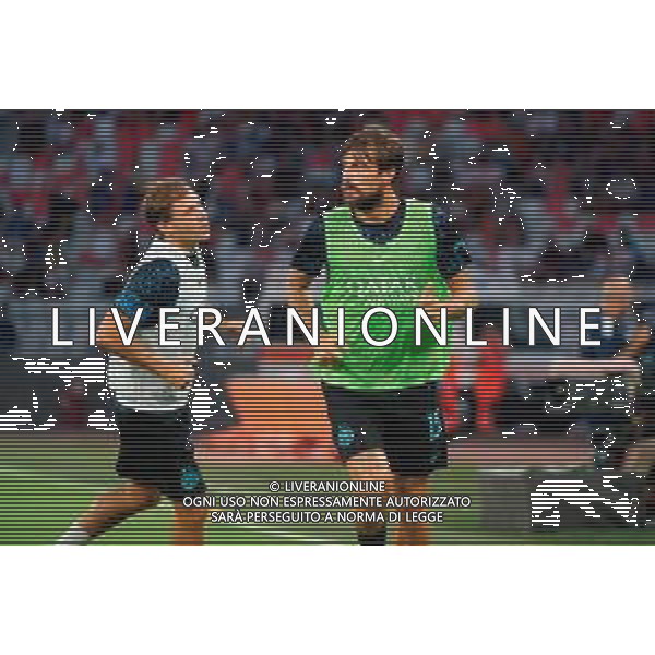 TVEM August 16, 2025 Bari, Italy - FC Inter vs Olympiacos FC - friendly match - San Nicola Stadium. In the pic: Francesco Acerbi of FC Inter and Nicolò Barella of FC Inter FOTO EMMANUELE MASTRODONATO-AG ALDO LIVERANI SAS