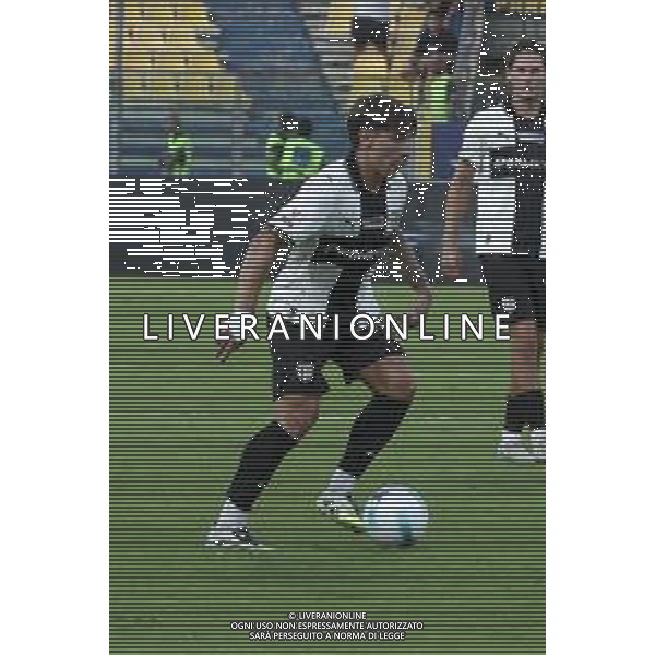 Adrian Bernabe’ of Parma AC play the ball during Parma Calcio vs Pescare Calcio, 32° leg of Coppa Italia Frecciarossa 2025-26 game at Ennio Tardini stadium in Parma (PR), Italy, on Agust 17, 2025. (Photo by Davide Casentini)- AGENZIA ALDO LIVERANI SAS