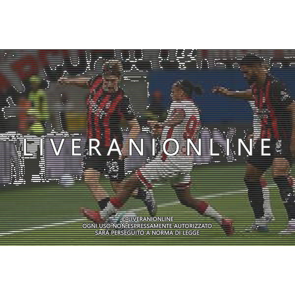 Milan vs Bari nella foto Alexis Saelemaekers (Milan) e Emile Mehdi Dorval (Bari) Milano 17-08-2025 Stadio Giuseppe Meazza - San Siro Milan vs Bari Coppa Italia Frecciarossa - trentaduesimi di finale foto Roberto Garavaglia/Agenzia Aldo Liverani sas- AGENZIA ALDO LIVERANI SAS