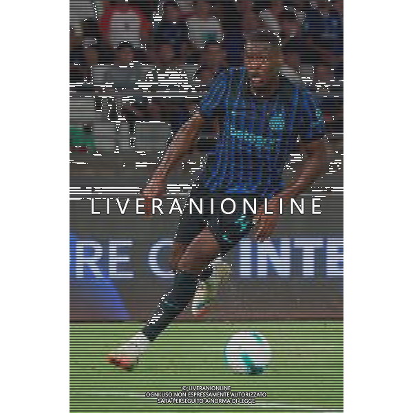 TVEM August 16, 2025 Bari, Italy - FC Inter vs Olympiacos FC - friendly match - San Nicola Stadium. In the pic: Ange-Yoan Bonny of FC Inter FOTO EMMANUELE MASTRODONJATO-AG ALDO LIVERANI SAS