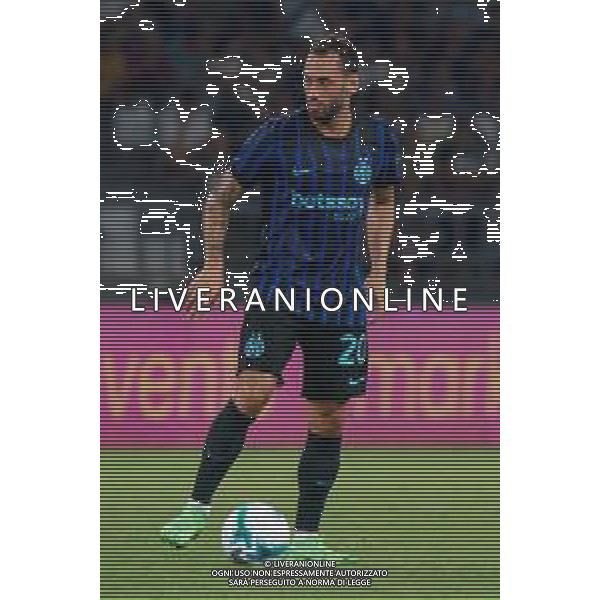 TVEM August 16, 2025 Bari, Italy - FC Inter vs Olympiacos FC - friendly match - San Nicola Stadium. In the pic: Hakan Calhanoglu of FC Inter FOTO EMMANUELE MASTRODONJATO-AG ALDO LIVERANI SAS