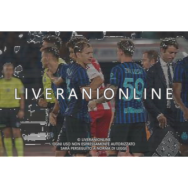 TVEM August 16, 2025 Bari, Italy - FC Inter vs Olympiacos FC - friendly match - San Nicola Stadium. In the pic: Nicolò Barella of FC Inter, Nicola Zalewski of FC Inter and Kristjan Asllani of FC Inter FOTO EMMANUELE MASTRODONJATO-AG ALDO LIVERANI SAS
