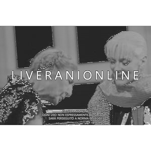 NEG-RETROSPETTIVA DONATELLA RETTORE CANTANTE NELLA FOTO DONATELLA RETTORE NELL\'ANNO 1985 CON PAOLA BORBONI AG ALDO LIVERANI SAS