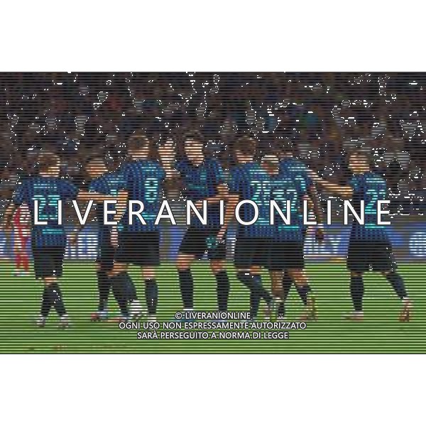 TVEM August 16, 2025 Bari, Italy - FC Inter vs Olympiacos FC - friendly match - San Nicola Stadium. In the pic: Federico Dimarco of FC Inter celebrates after scoring a goal with teammates foto emmanuele mastrodonato-ag aldo liverani sas