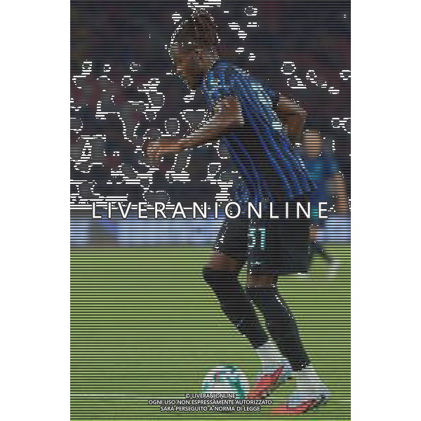 TVEM August 16, 2025 Bari, Italy - FC Inter vs Olympiacos FC - friendly match - San Nicola Stadium. In the pic: Yann Aurel Bisseck of FC Inter foto emmanuele mastrodonato-ag aldo liverani sas