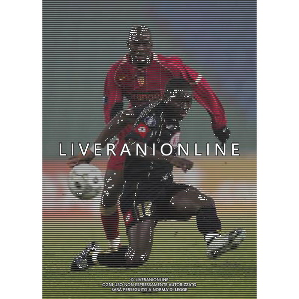 UDINE 15/2/06 COPPA UEFA SEDICESIMI DI FINALE UDINESE - LENS NELLA FOTO: MUNTARI - DIARRA PH: ANDRY/LIVERANI
