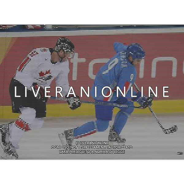 TORINO 15/02/2006 XX OLIMPIADI INVERNALI HOCKEY SU GHIACCIO ITALIA-USA NELA FOTO DE BETTIN GIORGIO PH GIGI ARCAINI/AG.ALDO LIVERANI